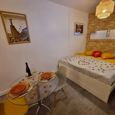 Hébergement de vacances Maison Chaleureuse Avec Jaccuzi Au Coeur Desoissons Soissons