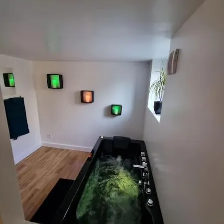 Maison Chaleureuse Avec Jaccuzi Au Coeur Desoissons Soissons